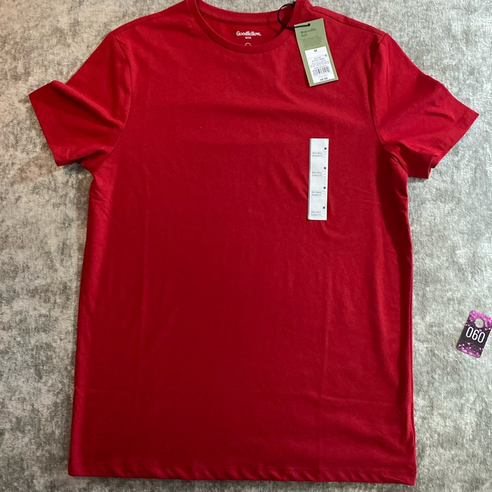 Goodfellow & Co red velvet size Medium Short Sleeve T-Shirt NWT. {060}